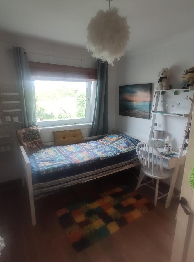 Single bedroom in quiet neighbourhood Glasgow Buitenkant foto